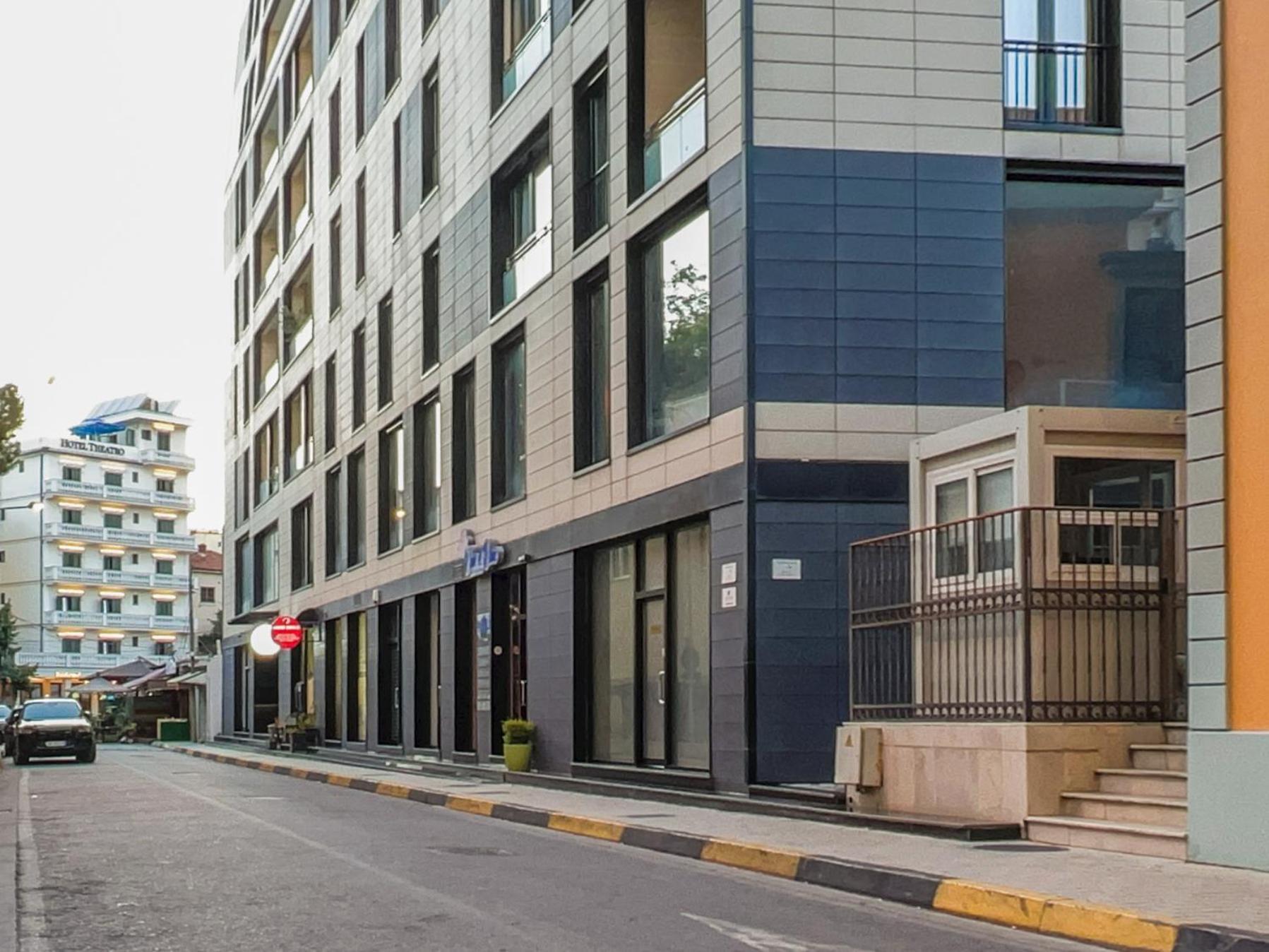Downtown Grand Comfort Tirana Kültér fotó