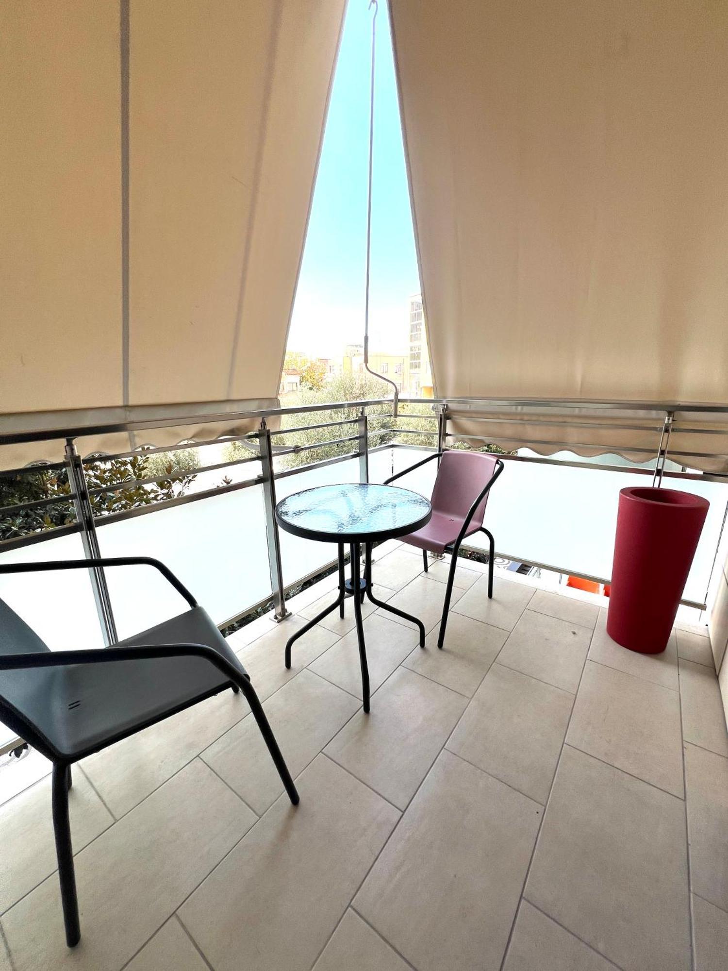 Downtown Grand Comfort Tirana Kültér fotó