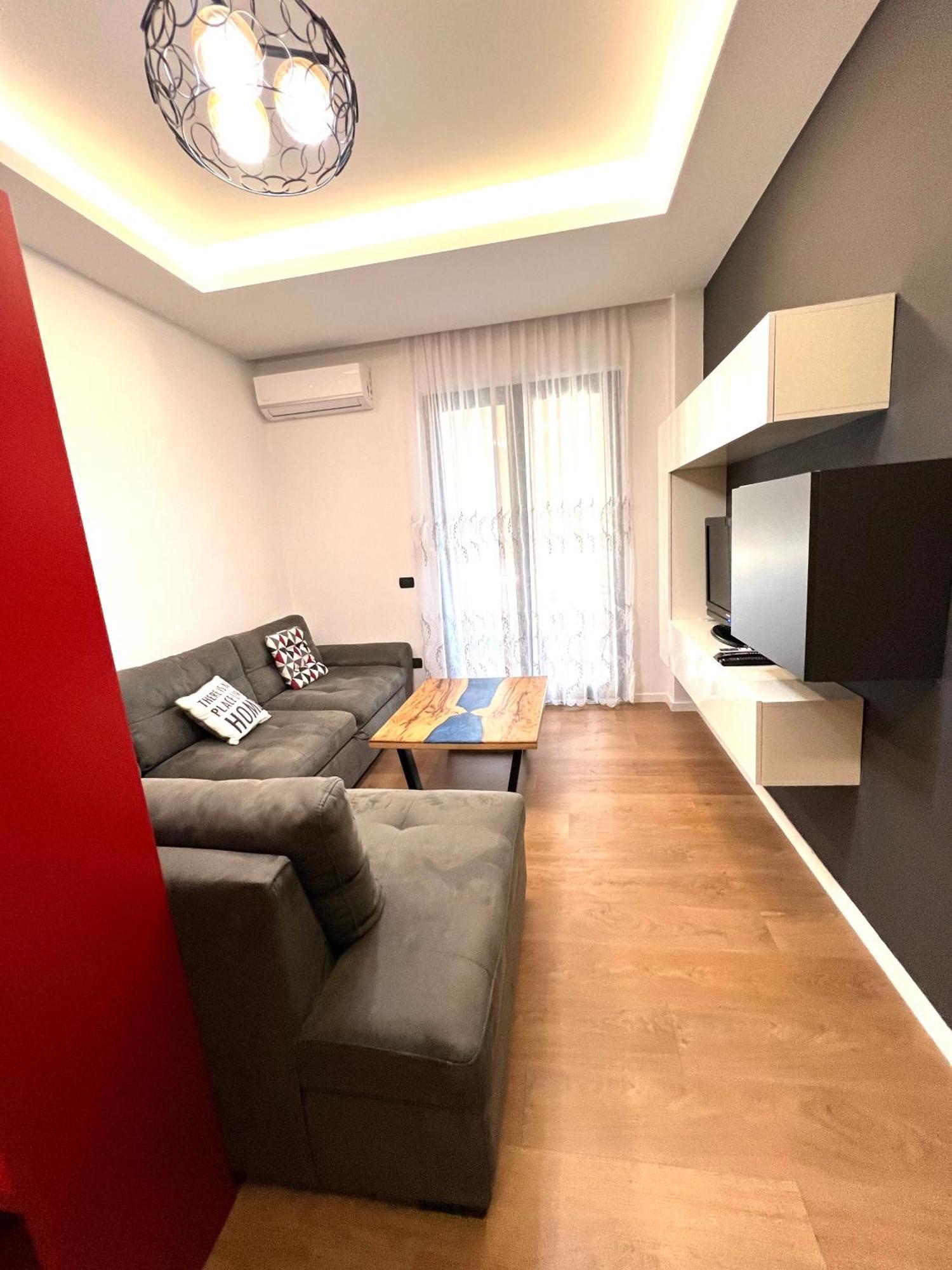 Downtown Grand Comfort Tirana Kültér fotó