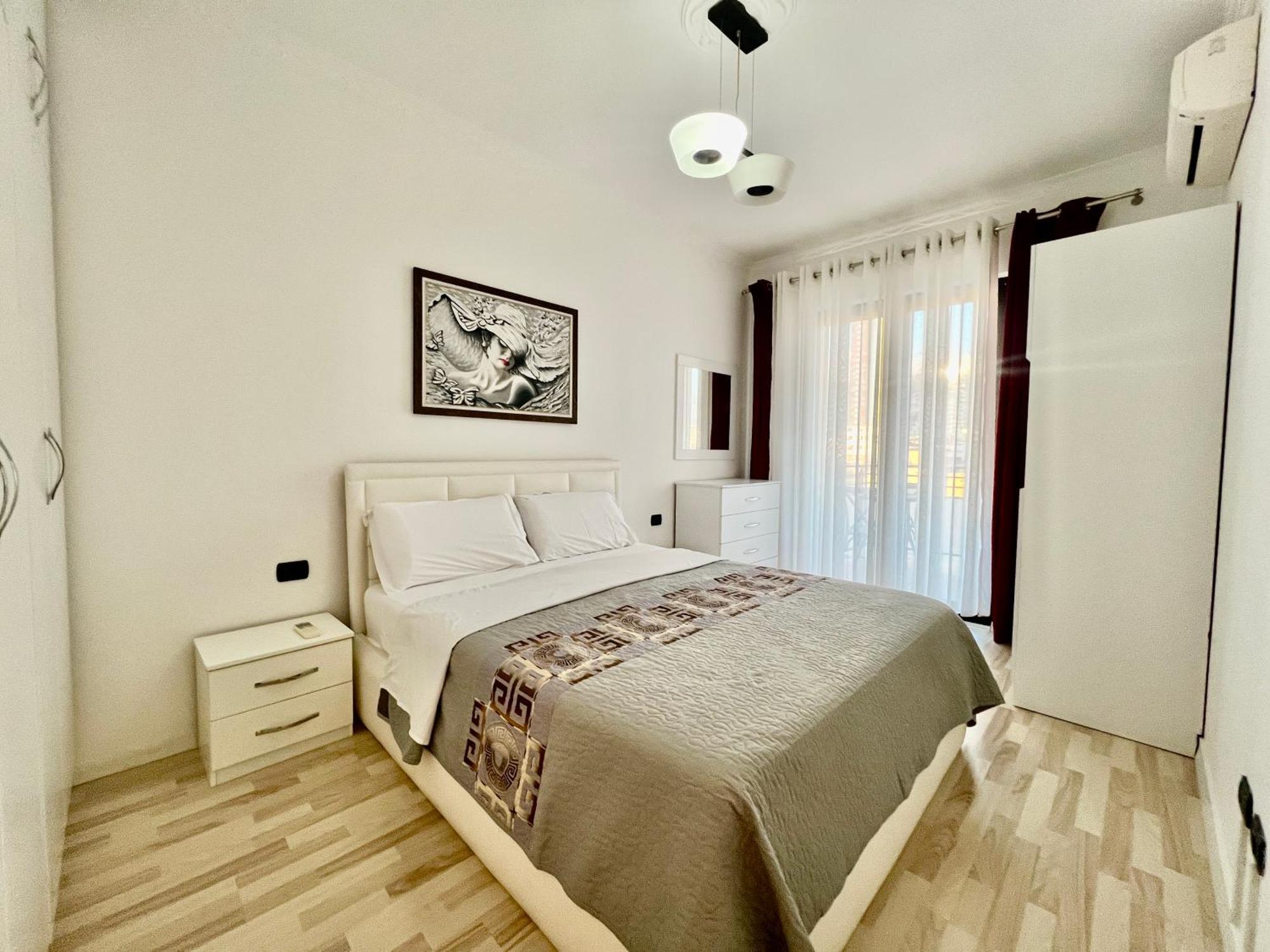 Downtown Grand Comfort Tirana Kültér fotó